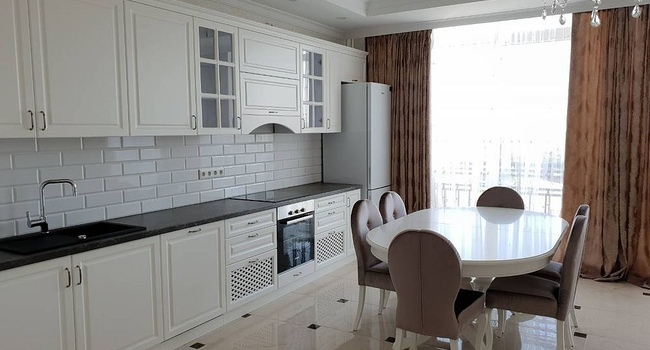 Сдается квартира в доме комфорт класса в самом центре Кишинева. 120 кв.м.